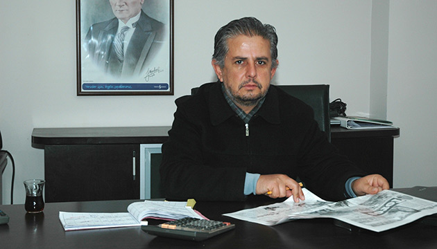 Domatesin ilesini ifti ekiyor