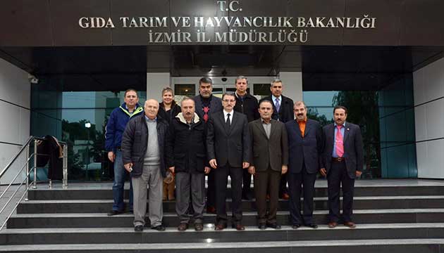 Adanal reticiler, zmirde organik tarm inceledi