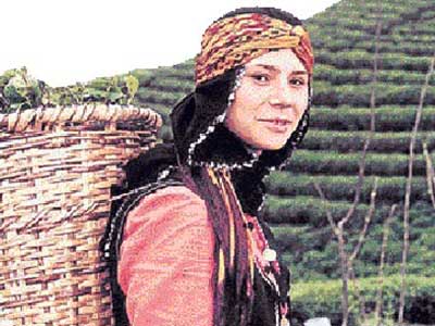 Karadeniz kadnn dnd 50 kiloluk gbre torbas 25e indi