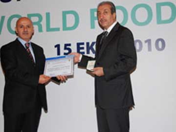 Aynes Bakan Serin: Bakan Eker