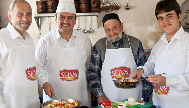 Selva, drt nesli Babalar Gnnde buluturdu