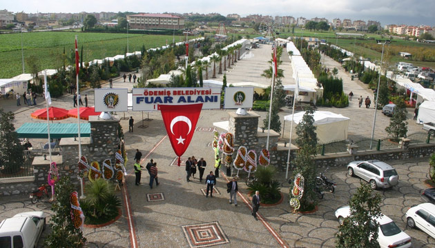 Ödemişli Süt Bitkisi Üreticileri, Sergi Açılışına Bakan Bekliyor