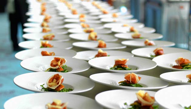 zi, 1000 kiinin karnn doyuruyor, yemek, servis, yemekilik, restaurant, restoran