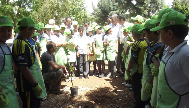 ocuklar Okullarda Meyve Bahesi Kuracak
