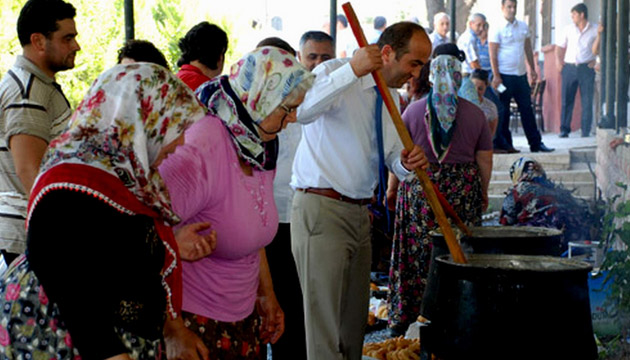 Kadn iftiler Yresel Lezzetleri Beeniye Sundu