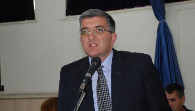 rencilere Stn Ardndan cretsiz Zeytin Datm ars