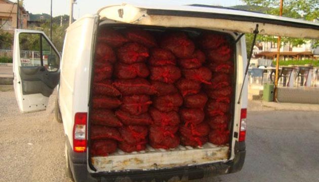 Bursa da yasak dnemde avlanan 3 bin kilo midye ele geirildi
