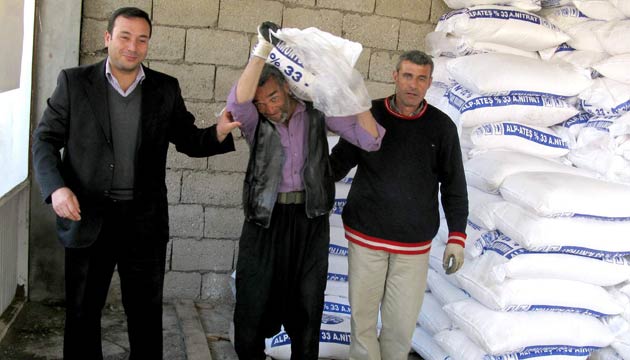 Arabanl iftiler Bahar Gbresi Atmaya Balad
