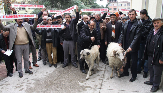 Koyun yetitiricileri, birliklerinin olaanst genel kurulunu protesto etti